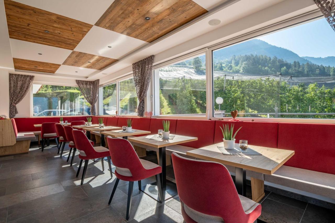 Hotel Meinhardt Schenna Eksteriør bilde