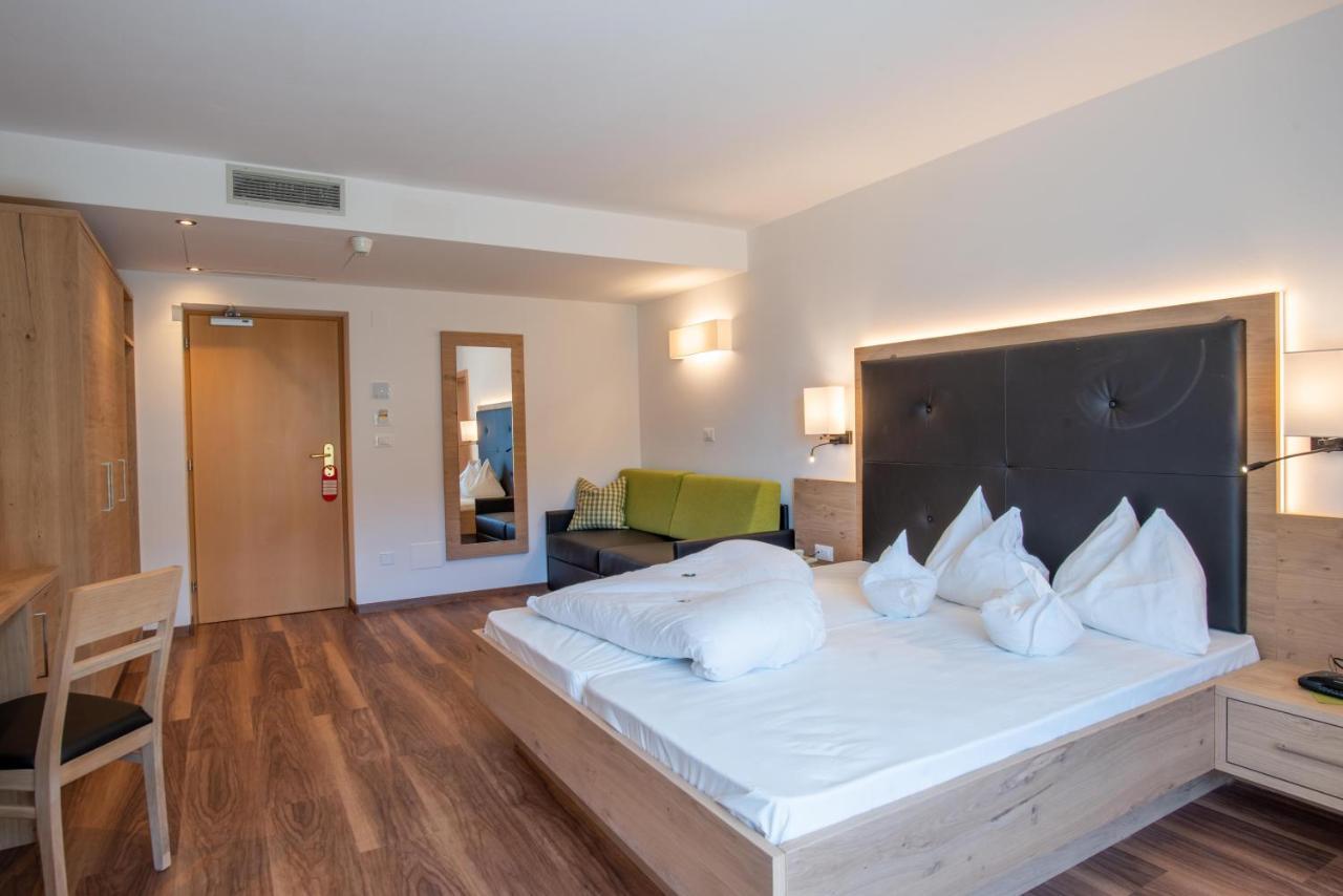 Hotel Meinhardt Schenna Eksteriør bilde